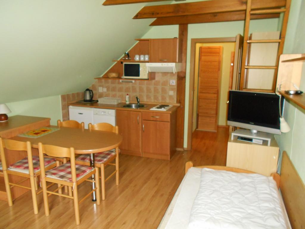 Apartmany Base Camp Железна-Руда Экстерьер фото