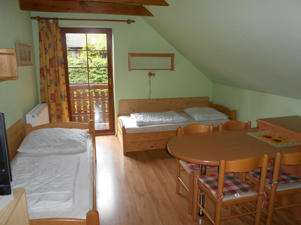 Apartmany Base Camp Железна-Руда Экстерьер фото