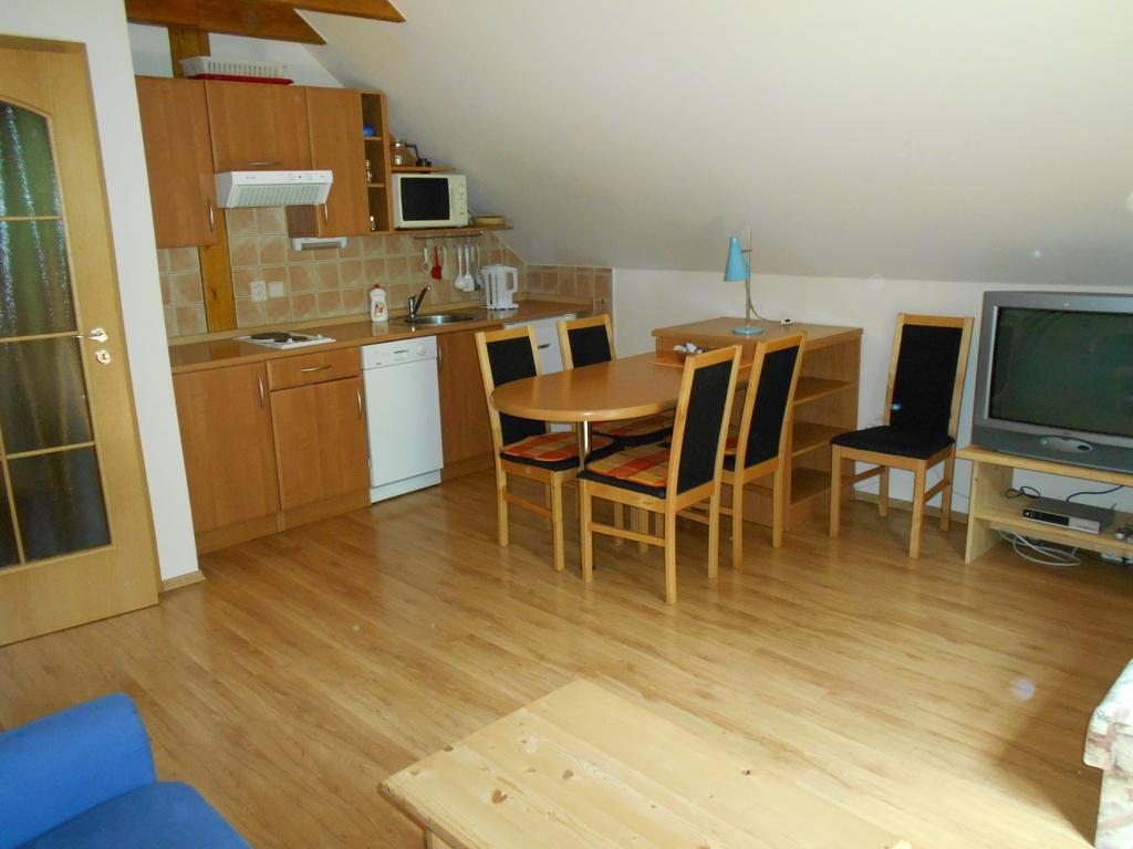 Apartmany Base Camp Железна-Руда Экстерьер фото